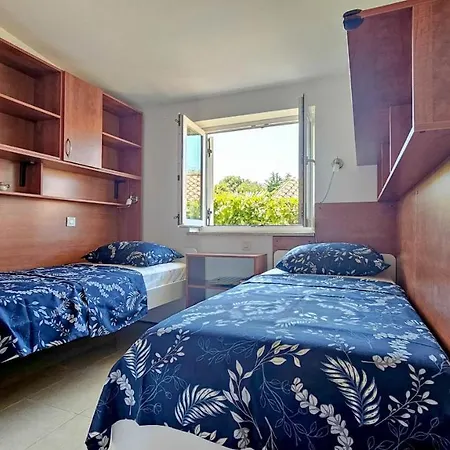 Casa Elza Holiday home *